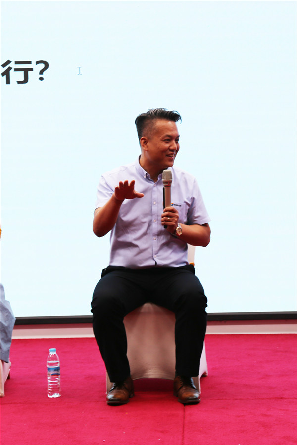 `20190710年会93.jpg`/
