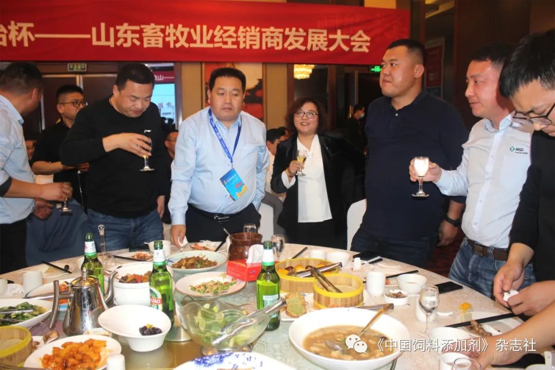 `图片`/